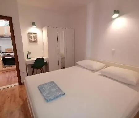 Apartmani Mares - 20 M From The Beach Brela Exterior photo