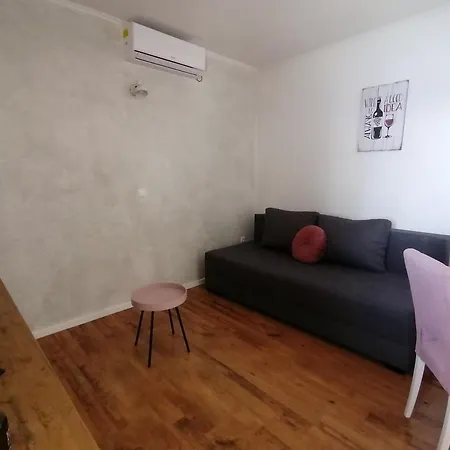 Apartmani Mares - 20 M From The Beach Brela Room photo