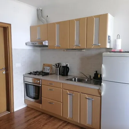 Apartmani Mares - 20 M From The Beach Brela Room photo
